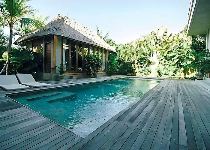 Hotel Zin Berawa & 5*