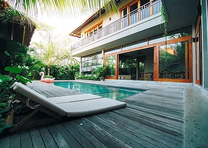 Hotel Zin Berawa & Petitenget (Seminyak)