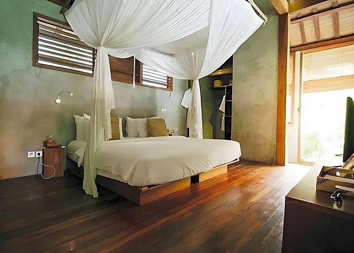 Hotel Zin Berawa & 5*