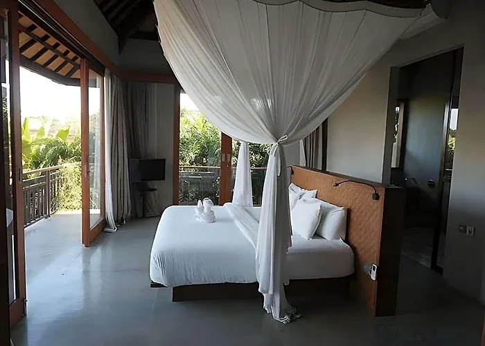 Hotel Zin Berawa & Petitenget (Seminyak)